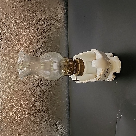 Vintage Mini Oil Lamp Made in Japan - Picture 2 of 11